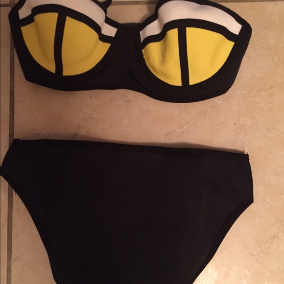 ๐ brand-new two-piece swimsuit๐L - Picture 3 of 4
