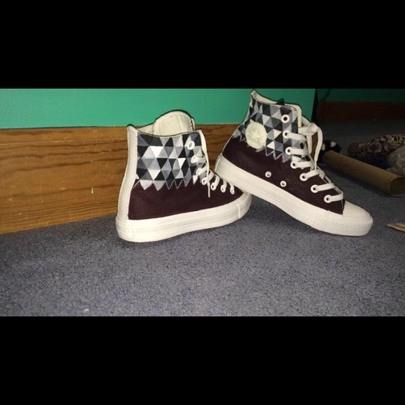 Hand Painted Custom B&W/Burgundy HighTop Converse - Picture 3 of 4
