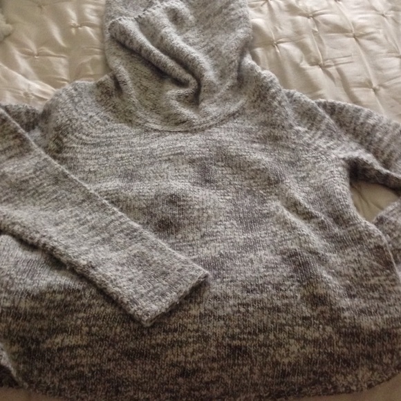 Banana Republic grey sweater