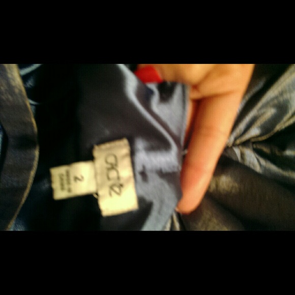 Cache little drees - Picture 2 of 3