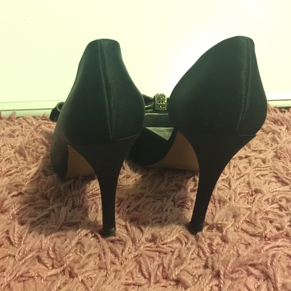Heels - Picture 2 of 4