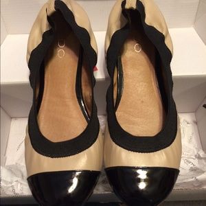 Aldo Kissel beige and black flats