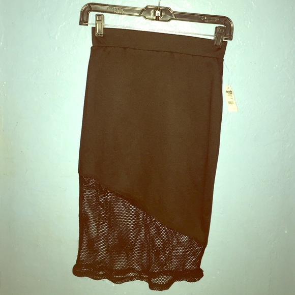MIDI skirt 😍