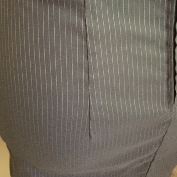 Gray dess - Picture 3 of 4