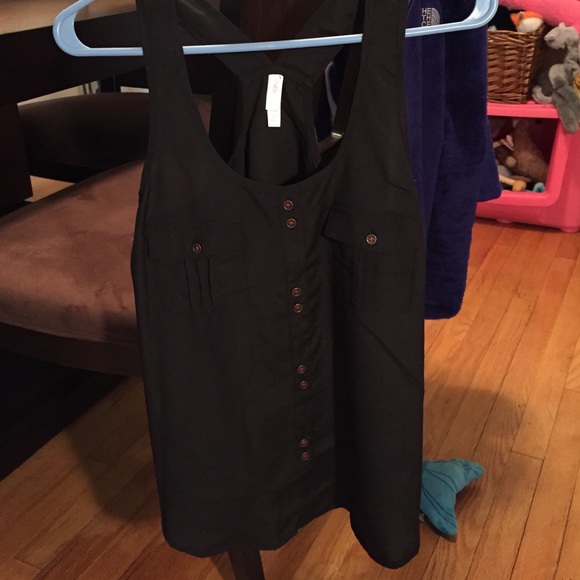Black razor back shirt