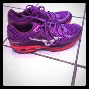 Mizuno wave rider 15