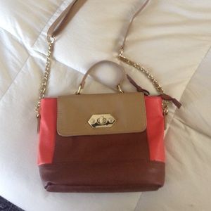 STEVE MADDEN handbag with gold chain