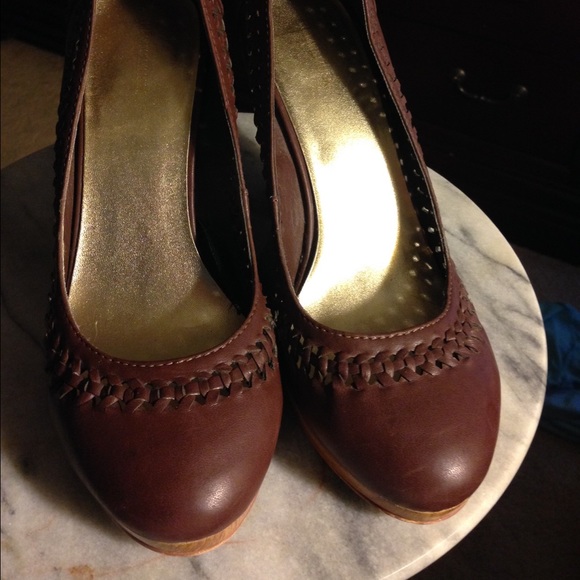 Brown wedge heels - Picture 2 of 3