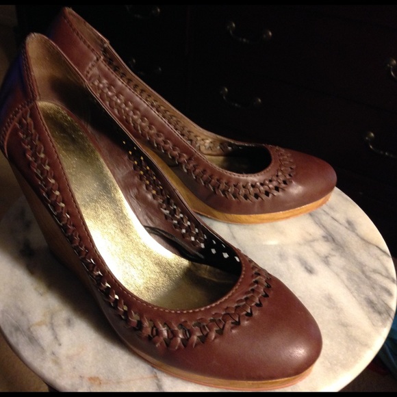 Brown wedge heels - Picture 3 of 3