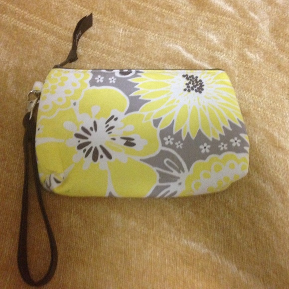 ‼️Price✂️‼️Thirtyone floral wristlet. NWOT🌼