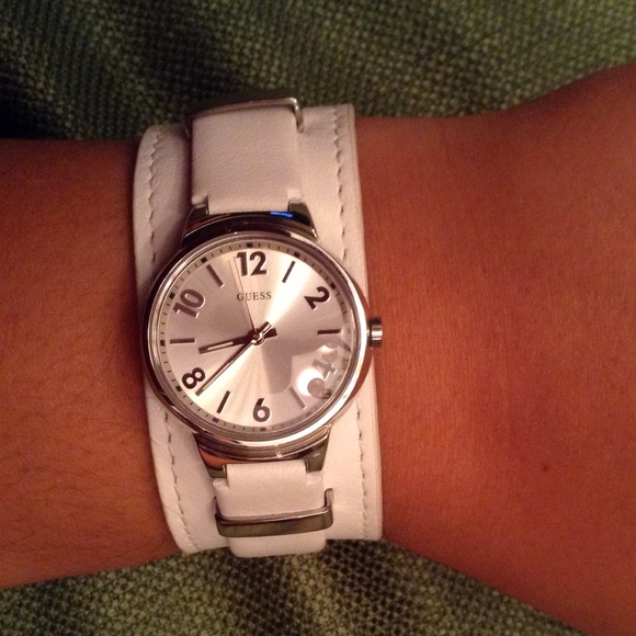 Women's GUESS watch - Picture 1 of 1