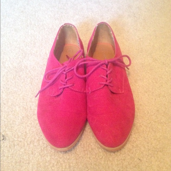 Vintage hot pink Oxford shoes