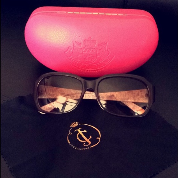 Juicy couture sunglasses with cloth and case🎀