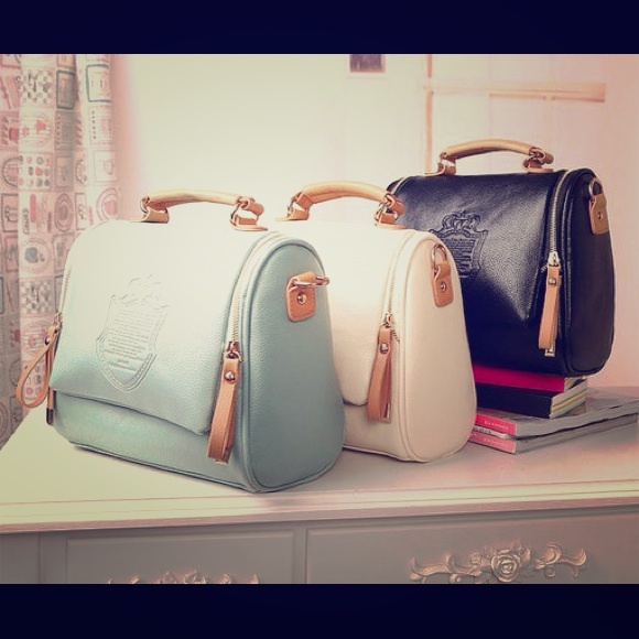 Beige Pu leather messenger bag
