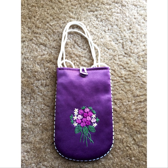 NWOT hand embroidered cellphone pouch
