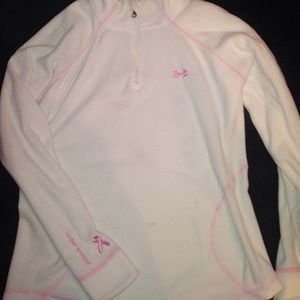 Under armour womens pull over size medium