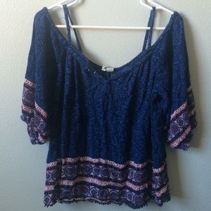 Quarter sleeve flowy shirt