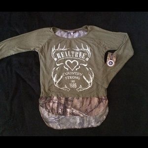 W Realtree "Country Strong" camo 3/4 sleeve shirt