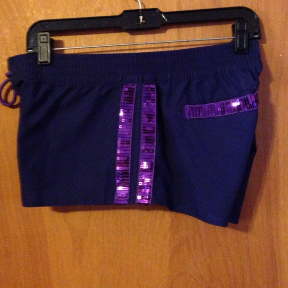 Shorts - Picture 2 of 3