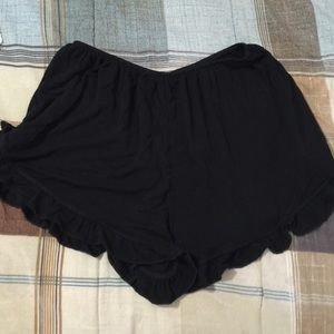 Brandy Melville black vodi shorts