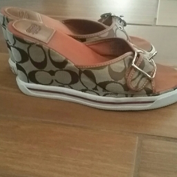 *Authentic coach wedged slip on heels - Picture 2 of 4