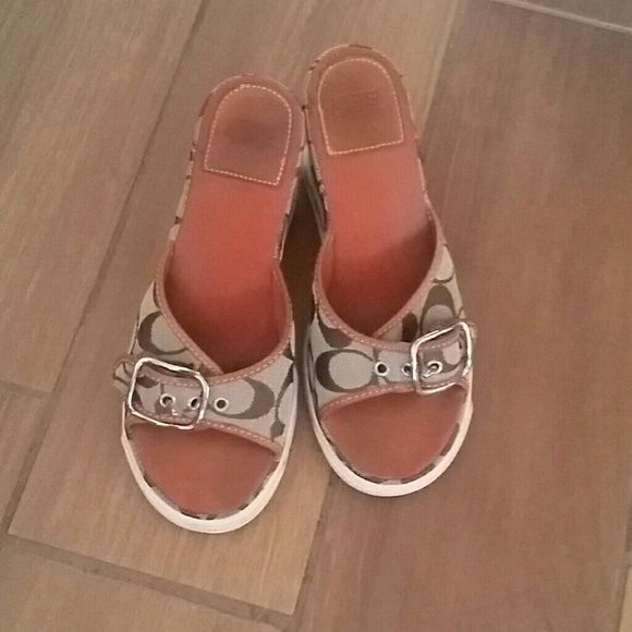 *Authentic coach wedged slip on heels - Picture 3 of 4