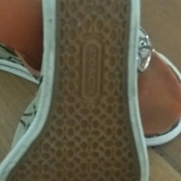 *Authentic coach wedged slip on heels - Picture 4 of 4