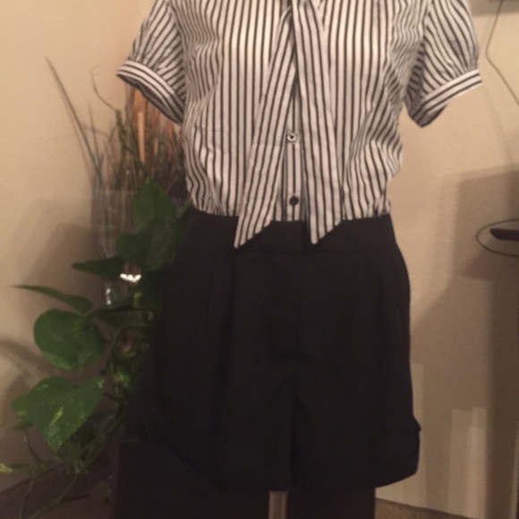 Adorable Striped Short Romper - Picture 4 of 4