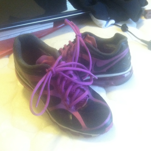 Purple Nike Air Max! Like new!