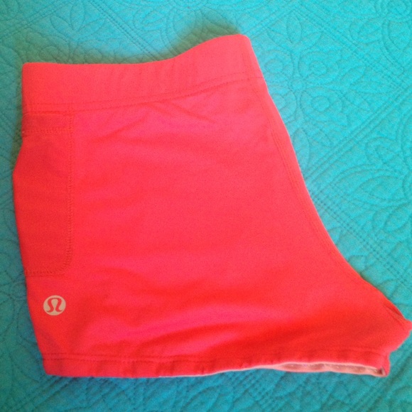 Lululemon runners shorts.🚫trades - Picture 2 of 4