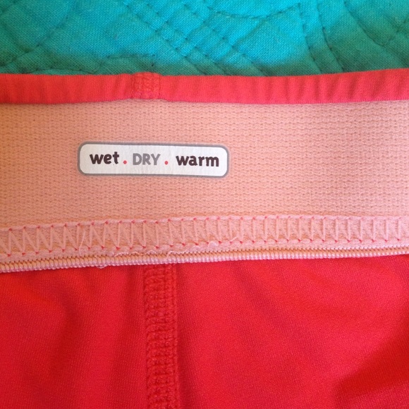 Lululemon runners shorts.🚫trades - Picture 4 of 4