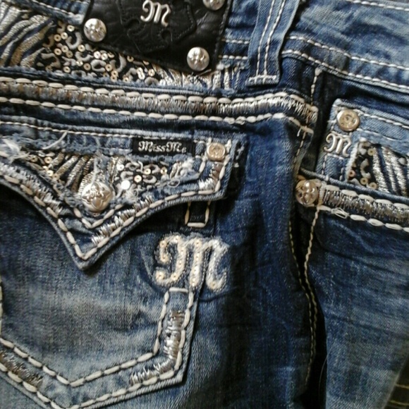 MISS ME JEANS !  NWT! Beautiful Size 28w 33l