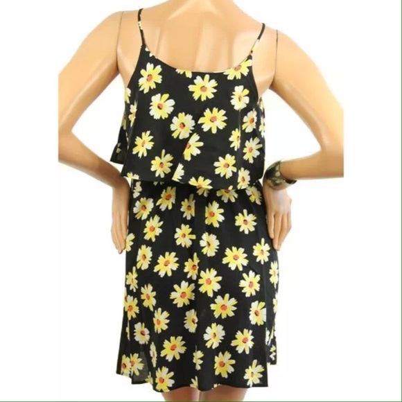 💢LOWEST💢NWT Daisy flower flounce dress S - Picture 3 of 3