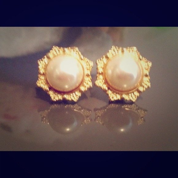 Gold and Pearl Vintage Earrings
