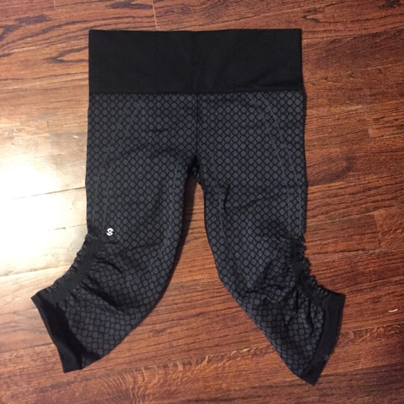 Lululemon In The Flow Crop II