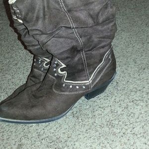 Suede brown cowboy style boots