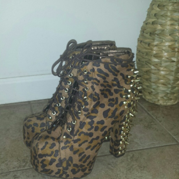 *ACCEPTING OFFERS* Cheetah print booties! - Picture 3 of 4