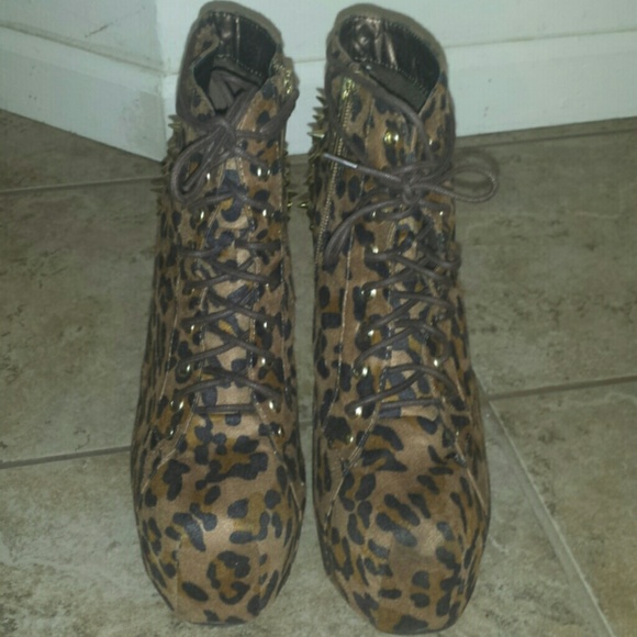 *ACCEPTING OFFERS* Cheetah print booties! - Picture 4 of 4