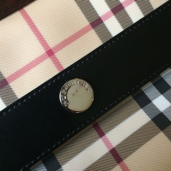 Burberry authentic nova check handbag - Picture 3 of 3