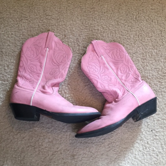 Pink cowgirl boots!