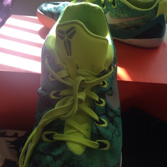 Kobe 9 Easters - Picture 2 of 4