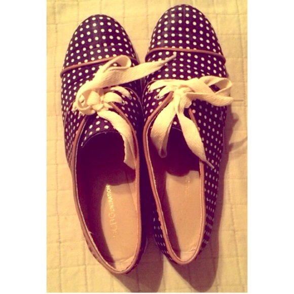 BCBGeneration Shoes - 1hr sale ❤ BCBG Polka Dot Shoes 8