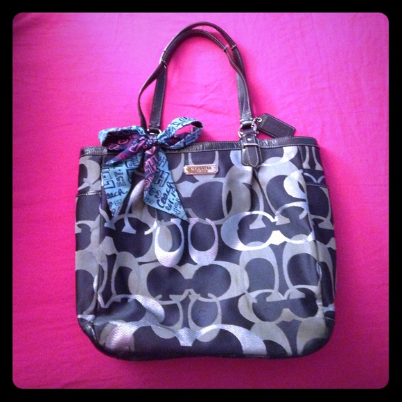 Coach shoulder bag/purse 12" X 13" leather handle