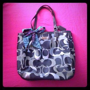 Coach shoulder bag/purse 12" X 13" leather handle