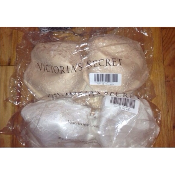 NWT VS 40DDD bras (two)