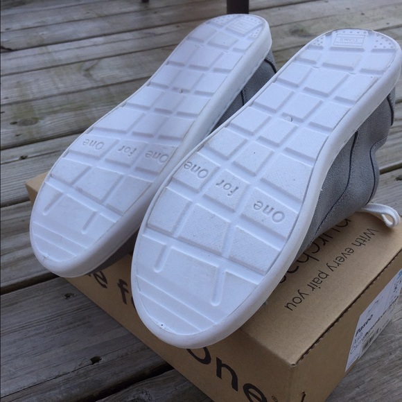 ‼️SOLD!‼️ Toms Paseo ❤️💛 - Picture 3 of 4