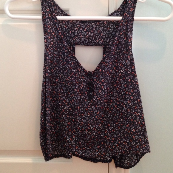 Brandy melville Cute flower tank