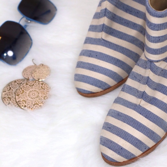 🎁Sold🎁 Rag & Bone Blue Stripe Newbury Ankle Boot - Picture 3 of 4