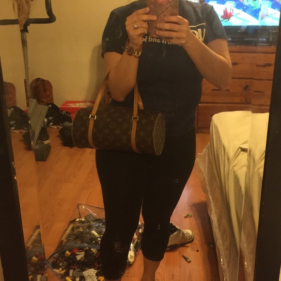 Authentic Louis Vuitton papillon 26 best offer - Picture 2 of 2