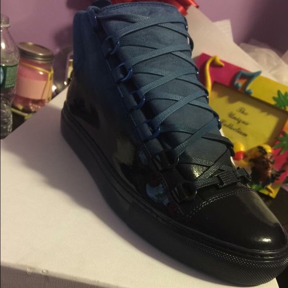BRAND NEW BALENCIAGAS - Picture 3 of 4